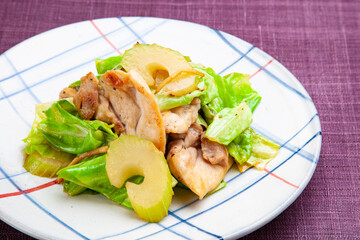 鶏肉とセロリ,キャベツの辛子炒め
