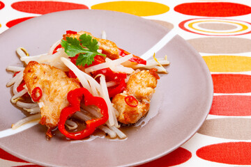 鶏肉のエスニック漬け