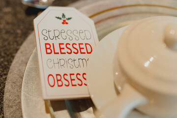 Adorno navideño en la mesa