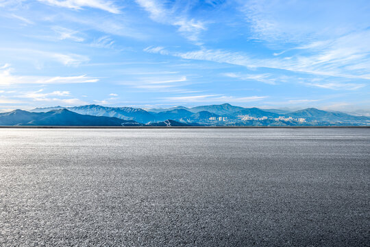 Empty asphalt road and mountain scenery in Shenzhen