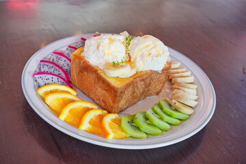 Honey Toast Banana Vanilla Ice Cream 
