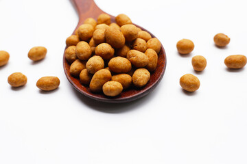 Coconut cream coated peanuts snack