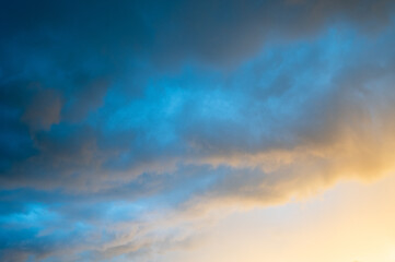 Fototapeta premium Beautiful sunset sky. Nature sky backgrounds