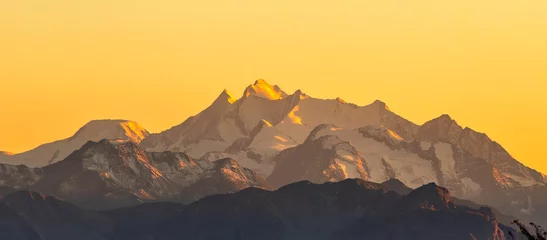 Gordijnen Gletsjer Scenic view of the Monte Rosa mountain range at dusk  © Wirestock