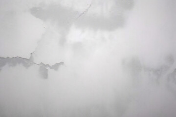 Fototapeta premium 白灰色のグランジ背景、粗い質感の水彩背景。