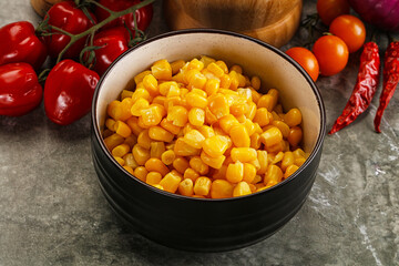 Sweet canned ripe corn grain
