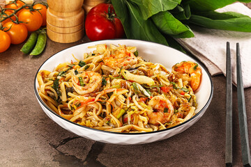 Pad Thai - noodles with prawn