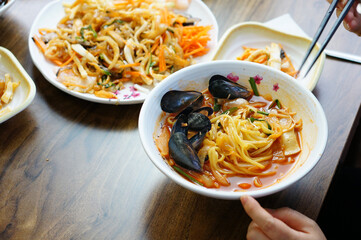 팔보채 한 그릇과 짬뽕