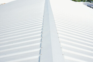 metal sheet roofing on commercial construction