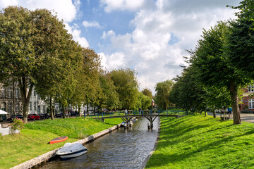 Blick auf Kanal in Friedrichstadt in Schleswig-Holstein