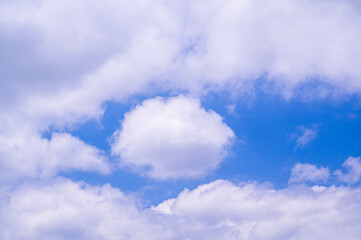 ぽっかり浮かぶ雲