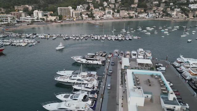 Aerial video over Avinguda de Gabriel Roca i Garc&iacute;as, Palma de Mallorca island, Spain