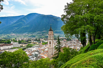 Meran, Altstadt, St. Nikolaus, Pfarrkirche, Tappeiner Promenade, Spazierweg, Rosengarten, Aussicht,...