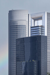 The main advantage of skyscrapers is to obtain a large amount of usable area in a small floor space