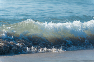 Obraz premium 砂浜と波