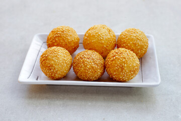 Thai snack, Fried mung bean stuffed balls
