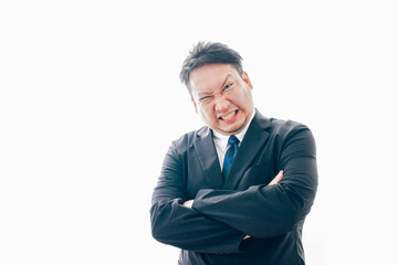 暴力を振るう中年男性