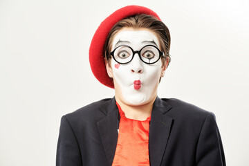 intelligent surprised mime