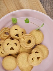 다양한 모양의 버터쿠키, 간식