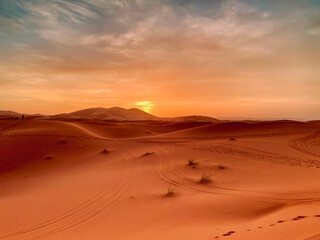 Magischer Sonnenuntergang in der Sahara