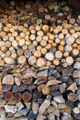 積まれた薪
