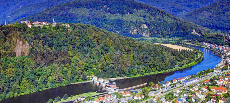 Luftaufnahme der Burgfeste Dilsberg in Neckargemuend im UNESCO-Global-Geopark Bergstrasse-Odenwald; Baden-Wuerttemberg; Neckartal, Odenwald, Deutschland, Europa.