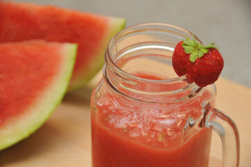 Smoothie pastèque fraise