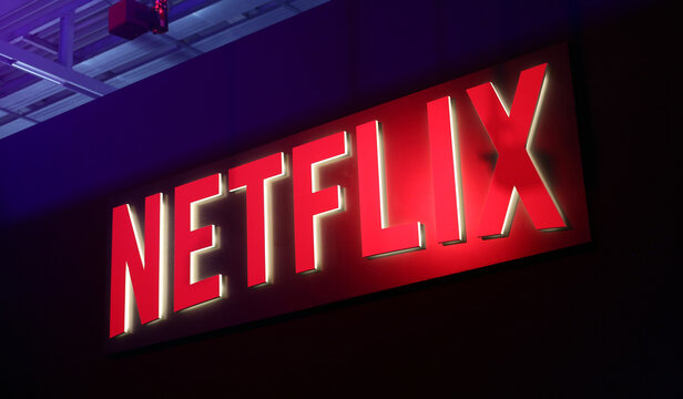 23.08.2023, gamescom in K&ouml;ln. Stand von Netflix mit Logo.