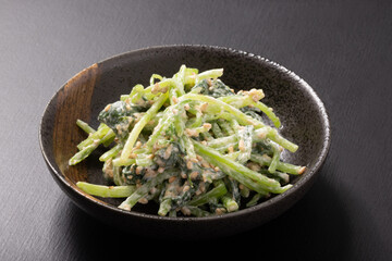 三つ葉の胡麻マヨネーズ和え