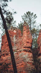 Ockerfelsen in Roussilon in Frankreich
