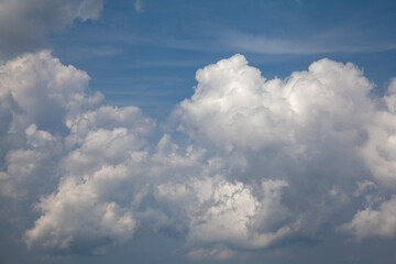 sky scenery, sunlit clouds, white and blue clouds