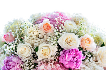 Detail of the fresh flowers of the bridal bouquet. (Horizontal)