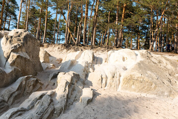 Große Sandhöhlen im Heers im Harz