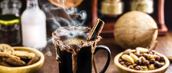 vegan hot chocolate, gluten free, sweetened with cocoa and hazelnuts.