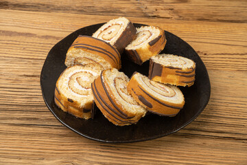 Swiss Roll, Round Sponge Cake, Sliced Rolled Vanilla Biscuit with Jam Filling, Swiss Dessert, Log...
