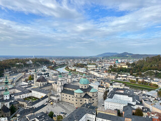 Obraz premium Stunning view of Salzburg city from the top of Fortress Hohensalzburg. The panoramic vista captures the historic architecture and scenic beauty of the city.