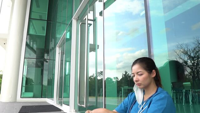 Nurses are tired from working too hard, Stress from patients with severe illness, Fatigue accumulated from working shifts for several hours in a row