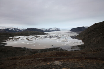 Landschaftsbild auf Island am Hoffelsjökull, Gletschersee