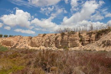 Provincia de Alicante - Novelda en la comarca del Medio Vinalopó, Santuario de Santa María Magdalena, castillo y Clots de la sal