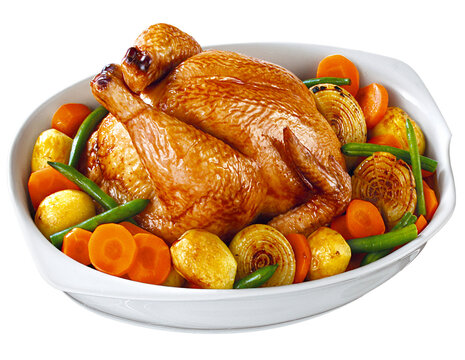 prato com frango assado acompanhado de cenoura, cebola, batata e vagem isolado em fundo transparente