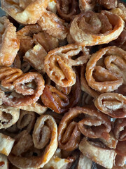 Palmeritas caseras, galletitas dulces con manteca y azúcar