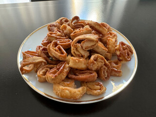 Palmeritas caseras, galletitas dulces con manteca y azúcar