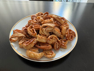 Palmeritas caseras, galletitas dulces con manteca y azúcar