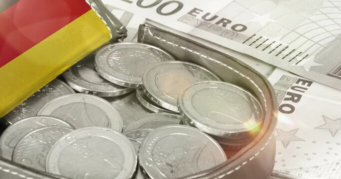 Geldb&ouml;rse, deutsche Flagge und Euro M&uuml;nzen und Banknoten