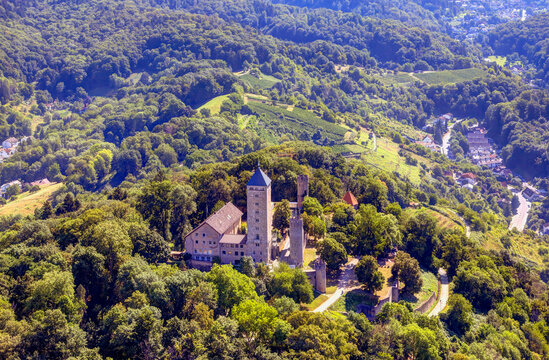 Luftaufnahme der Starkenburg in Heppenheim an der Bergstrasse, UNESCO-Global-Geopark Bergstrasse-Odenwald, Hessen, Odenwald, Deutschland, Europa.
