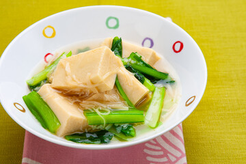高野豆腐と小松菜、ホタテの餡掛け