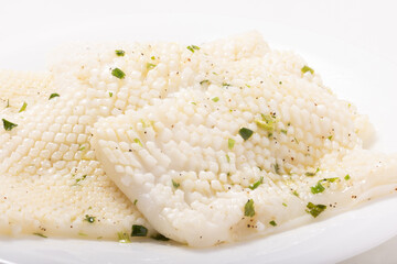 味付けイカステーキ　（ねぎ塩だれ）調理前