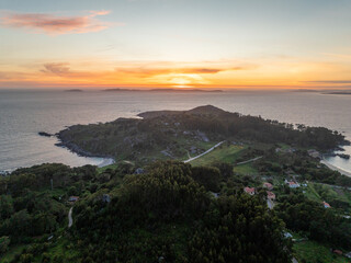 Panoramica de un atardecer en el Cabo Udra en Galicia
