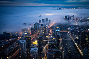 Fototapeta premium Nebel über Toronto