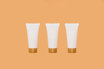 Tubes de produits cosmétiques, packaging sans étiquette